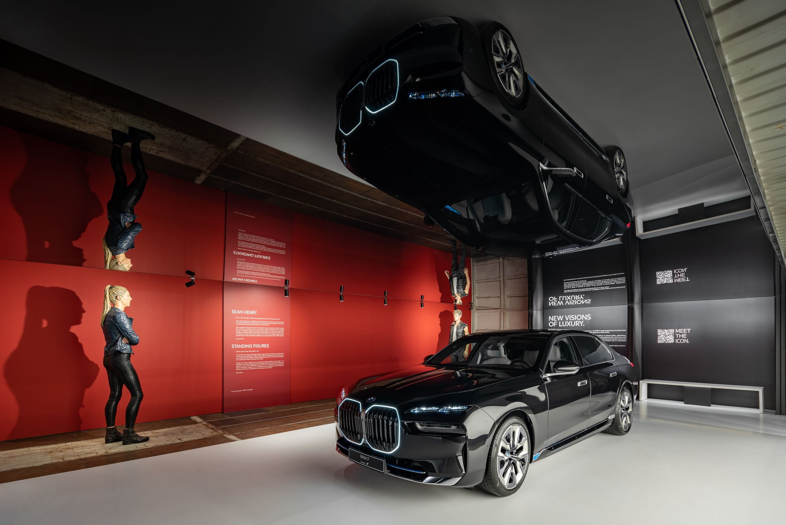 BMW i7 interior car & sculptures